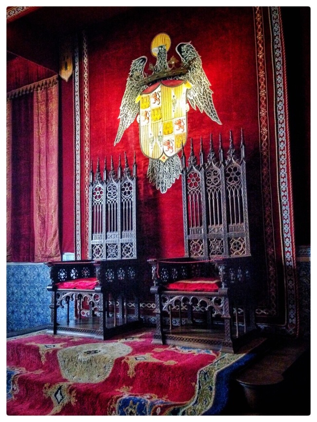 The throne where Queen Isabel of Spain and Ferdinand sat #throne #Spain #History #kings #royalty #tantamontamontatanto